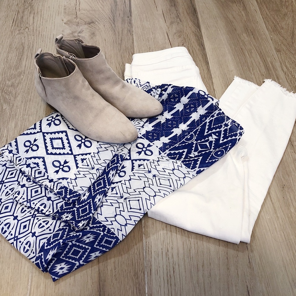 Amazon Blue and White Geo Kimono